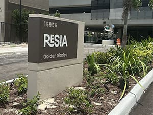 Home 15 MonumentSign